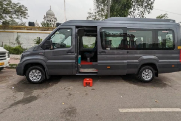 Urbania 17 Seater in amritsar